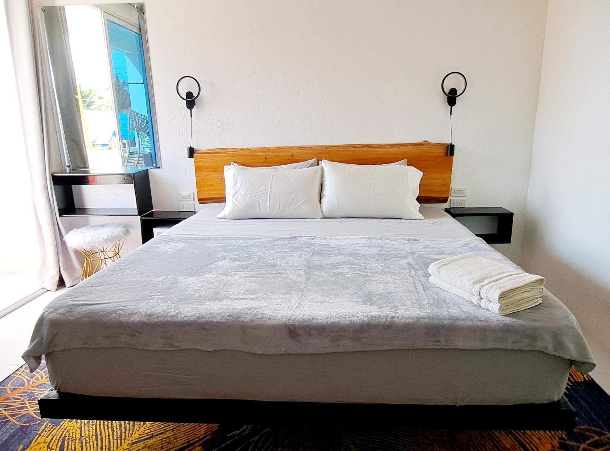 Bougainvillea Guesthouse サンフアン エクステリア 写真
